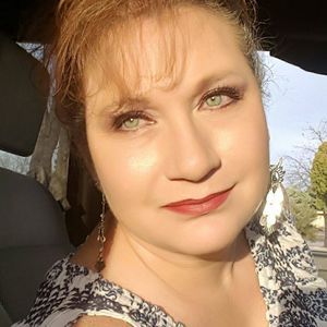 Meet your Posher, Michele